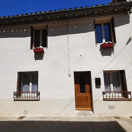 Casa vacanze Les Remparts De Caroline, Au Pied De La Cite.